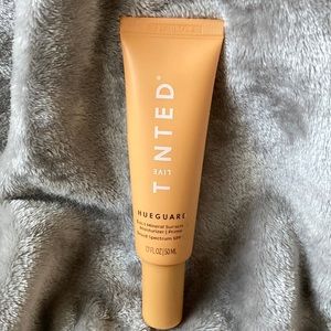 Live Tinted Huegard Sunscreen